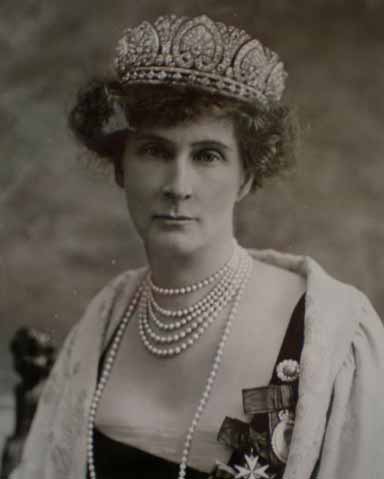 5-Evelyn-Duchess-of-Devonshire